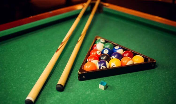 chơi Snooker/Pool